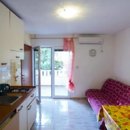 Beachfront Pla A - One Bedroom A3 شقة *